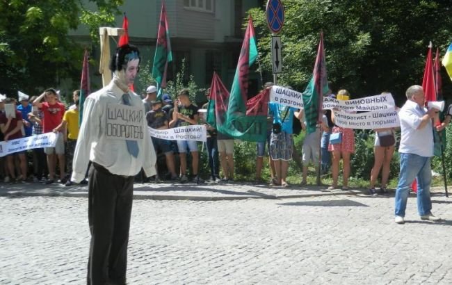 Под прокуратурой в Запорожье произошла потасовка на митинге (ВИДЕО)