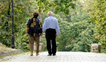 Американские ученые утверждают, что быстрая ходьба замедляет старение
