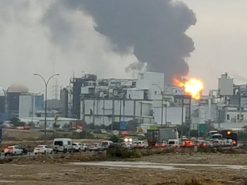 Большой пожар в Израиле. Горит нефтеочистительный завод