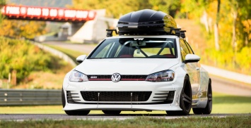 Volkswagen Golf GTI RS получил обвес Rocket Bunny