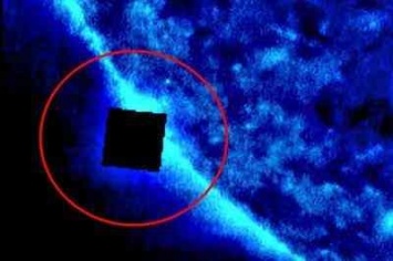 Черный кубический НЛО снова возвращается к Солнцу (ВИДЕО)