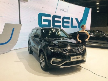 Geely назвала имя нового кроссовера и сроки его начала продаж в России