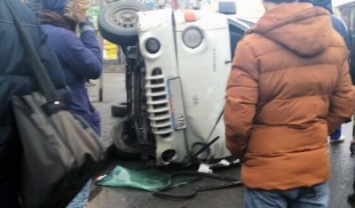 В Петербурге грузовик налетел на пешеходов на "зебре"