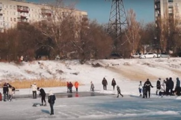Спасатели рассказали молодежи как правильно вести себя на замерзшем озере