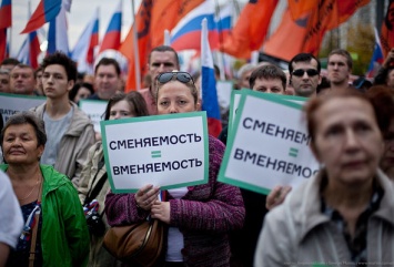 В России растет рейтинг оппозиции - чтобы власть «не бронзовела»