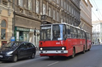 Четыре б/у троллейбуса Ikarus переехали из Будапешта в Белую Церковь