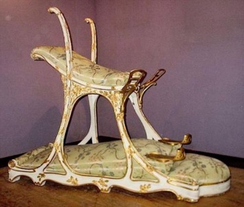 Это необычное кресло изготовили по заказу короля Эдуарда VII. Ты ахнешь, узнав, для чего оно сделано!