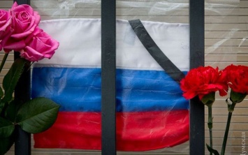 История с цветами у консульства РФ в Одессе: россияне кипят возмущением