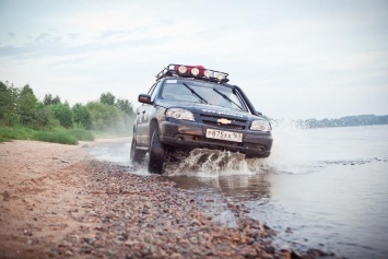 Доллар дешевеет, а Chevrolet Niva дорожает