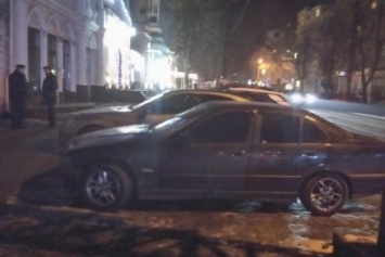 Участились автокражи: в центре Николаева неизвестные ограбили два автомобиля (ФОТО)