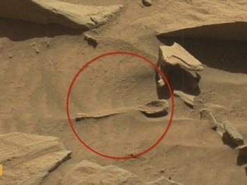 NASA опубликовало фото найденной на Марсе "ложки"