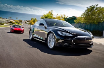 Германия возмущена покупкой Tesla Model S за бюджетные деньги