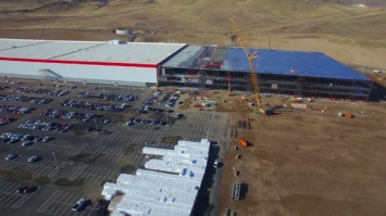 Tesla опубликовала новое видео со строительства своего гигантского завода