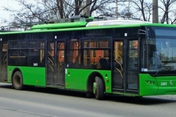 Харьковчанин предложил установить розетки с USB-разъемами в транспорте