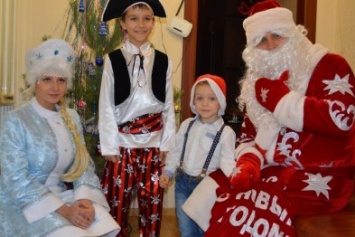 Сотрудники следственного управления Севастополя поздравили детей с наступающим Новым годом