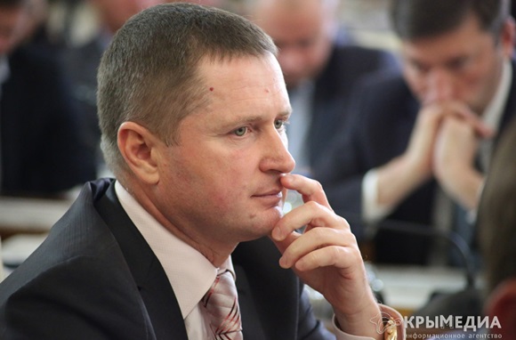 Отстраненный от должности глава Минимущества Крыма подал в отставку