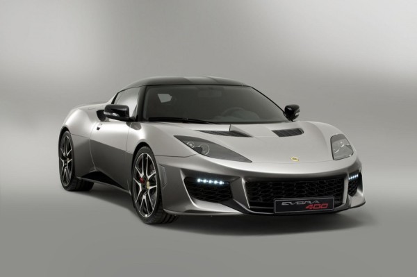 Lotus Evora 400 разгоняется до 260 км/ч (видео)