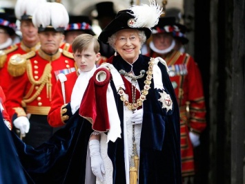 Королева Великобритании посвятила в рыцари самых выдающихся спортсменов
