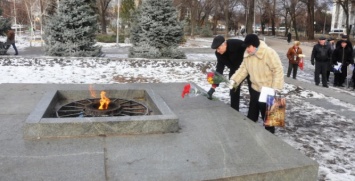 В Запорожье коммунисты отметили День рождения СССР флешмобом (Видео)