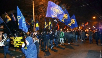 В Одессе прошло факельное шествие ко дню рождения Бандеры