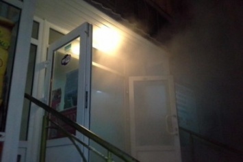 В центре Запорожья горела баня, эвакуировали 29 человек, - ФОТО