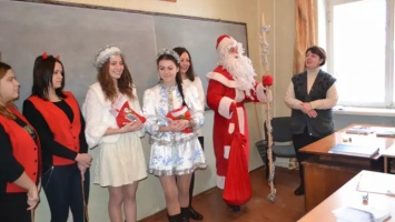 Дед Мороз из профучилища на Луганщине - самый молодой и веселый