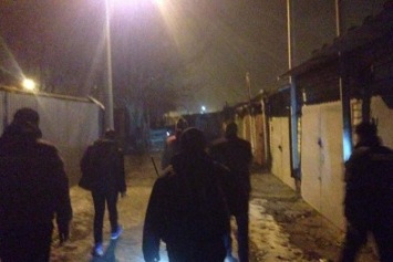Ночью в Николаеве банда из 4 человек разобрали на запчасти автомобиль