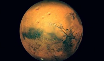 NASA показало уникальные кадры смены времен года на Титане
