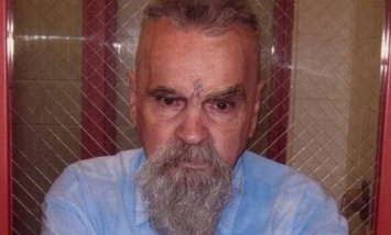 Серийный убийца Чарльз Мэнсон госпитализирован из тюрьмы в Калифорнии