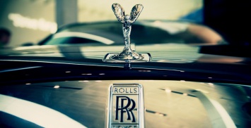 Опубликованы рендеры кроссовера Rolls-Royce Cullinan