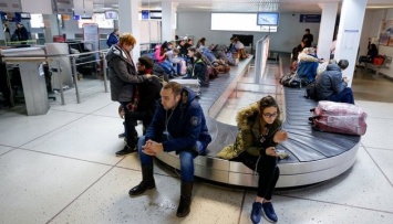 Сломанный самолет Аэрофлота на сутки заблокировал аэропорт Калининграда