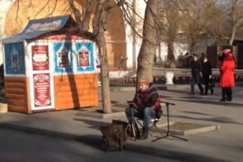 Патриотизм в оккупации: песню "Океана Эльзы" исполнили в центре Севастополя. Видеофакт