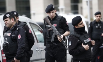 Турецкая полиция задержала двух сотрудников Dogan Holding после обысков