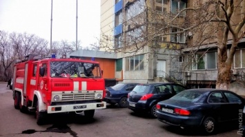 В здании Одесского облсовета был пожар: сгорела обшивка "стекляшки"
