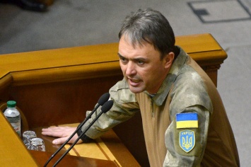 Чуть не подавился: Украинский депутат купил на новый год шампанское «Сделано в ДНР»