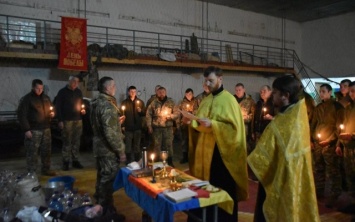 Андрей Гордеев поздравил с Рождесвом бойцов 57 бригады