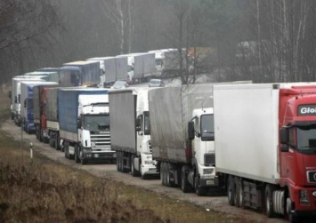 Дальнобойщики перекрыли ЗСД и не хотят платить