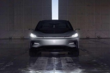 Китайский нашумевший конкурент Tesla завис прямо на презентации (видео)