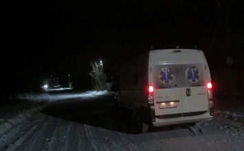 За первую ночь снежного циклона активисты вытащили из заносов 10 "скорых"