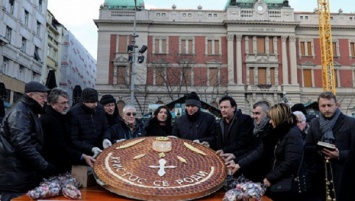 В Белграде испекли 200-килограммовый традиционный рождественский пирог