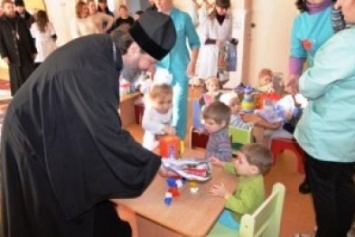 644 ребенка Херсона и области получили подарки по акции «Подари подарок сироте»