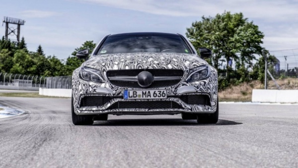 Mercedes-Benz опубликовала фото нового спортивного купе C63