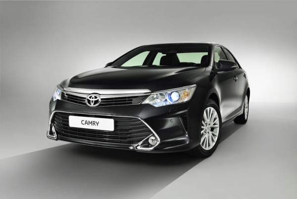 Toyota Camry получит турбомотор