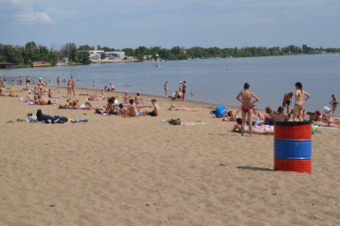 В Волгоградской области на пляже напоили и ограбили растовчанина