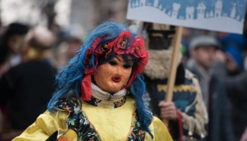 По Черновцам прошел карнавал "Маланка-фест"