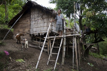 Куда не добралась цивилизация: удивительные факты из жизни племени мангиан на Филиппинах
