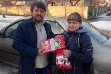 Дочери тяжело раненого в АТО херсонского бойца получили от Святого Николая подарки