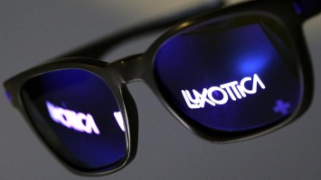 LuxotticaEssilor: слияние стоимостью 46 млрд евро | Euronews