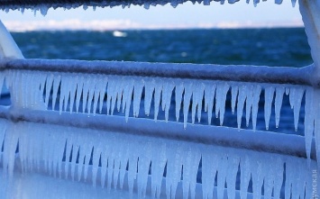 Ледяной шторм в Одессе: море замерзло, корабли застыли
