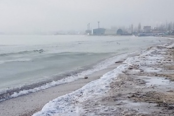 Море в Одессе стало похоже на кипящее молоко (ФОТО)